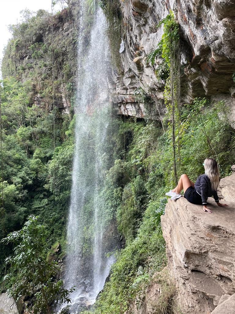 Gruta do Poço Certo — cachoeira de 42m em Alfredo Wagner SC
