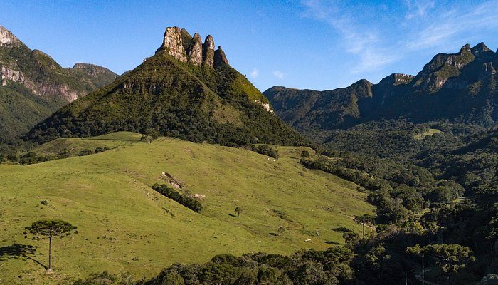 Soldados Sebold — formações rochosas de 90m em Alfredo Wagner SC